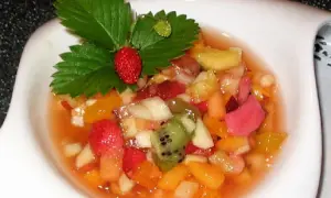 Salade de fruits gastronomique : élévation du goût et de la présentation