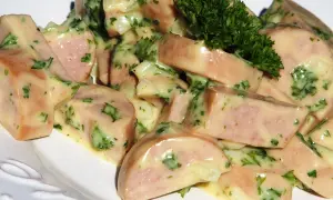 Recette facile de salade de cervelas lyonnaise pour un repas savoureux