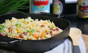 Ingrédients essentiels du riz cantonais pour un plat réussi
