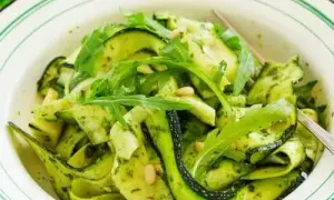 Recette de salade de courgettes : fraîcheur et légèreté pour vos repas