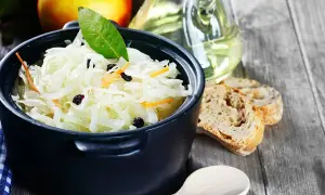 Vinaigrette pour salade de choux blanc : recettes savoureuses à essayer