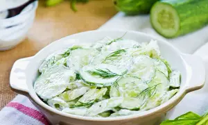 Salade de concombre yaourt : une recette fraîche et légère à savourer