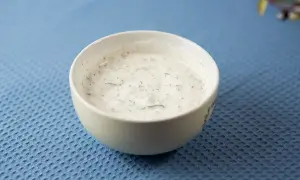 Ingrédients essentiels pour une sauce César délicieuse et authentique