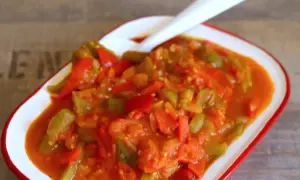 Ingrédients de la piperade : les secrets d'une recette authentique