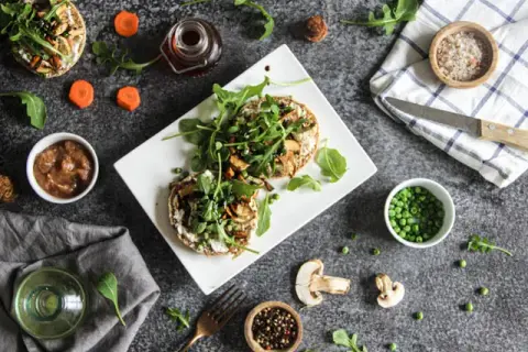 Les meilleures épices à utiliser avec petits pois et carottes pour un plat savoureux