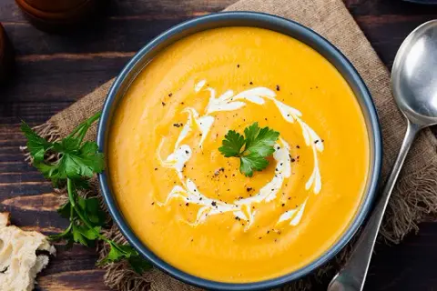 Recette simple de soupe carotte curry coco réconfortante et savoureuse