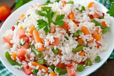 Salade de riz calories : combien de calories et astuces santé ?