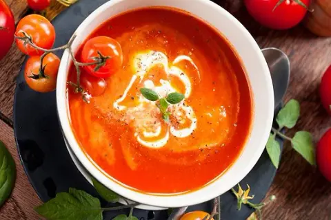 Recette de soupe tomate fraîche : un goût irrésistible et réconfortant