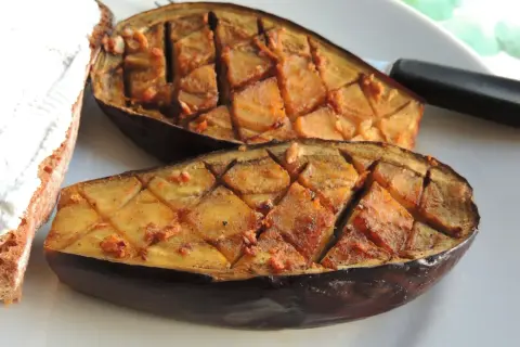 Aubergine grillée au four : la recette simple qui émerveille les papilles