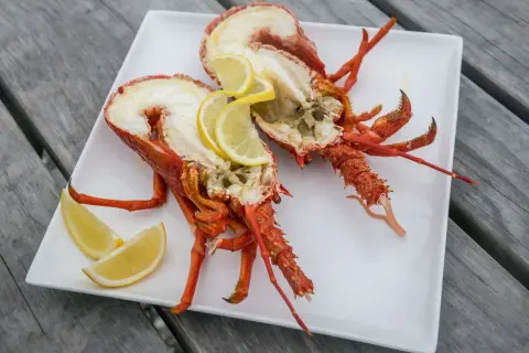Langouste grillée plancha : la recette parfaite pour un festin réussi