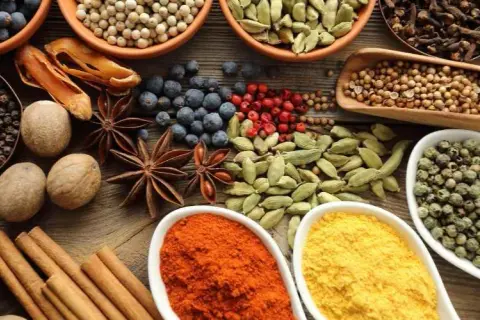 Les épices incontournables pour sublimer votre soupe de légumes