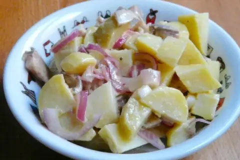 Recette facile de salade de hareng aux pommes de terre à savourer