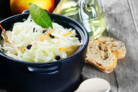 Vinaigrette pour salade de choux blanc : recettes savoureuses à essayer