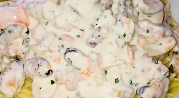 Savourez des pâtes aux fruits de mer sauce blanche irrésistibles et simples