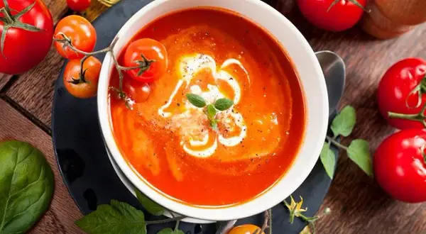 Recette de soupe tomate fraîche : un goût irrésistible et réconfortant