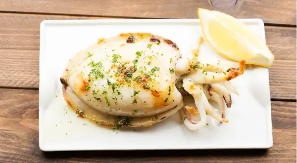 Seiche grillée à la plancha : une recette simple et savoureuse
