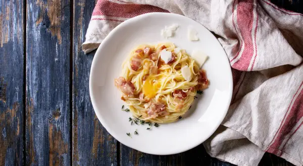 Ingrédients pâtes carbonara : les essentiels pour une recette authentique