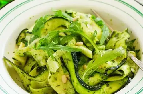 Recette de salade de courgettes : fraîcheur et légèreté pour vos repas