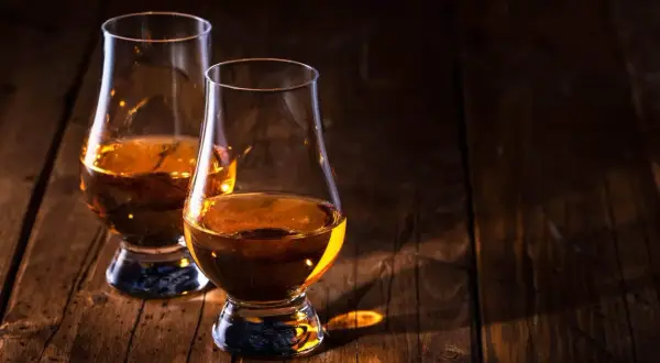 Ingrédients pour whisky : les secrets des saveurs authentiques révélés