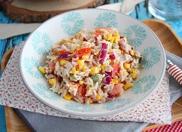 Ingrédients pour une salade de riz délicieuse et facile à préparer