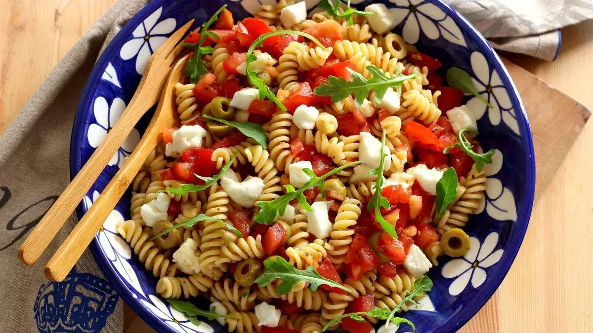 Zdjęcie Recette de salade de pâtes froide simple et délicieuse pour l'été